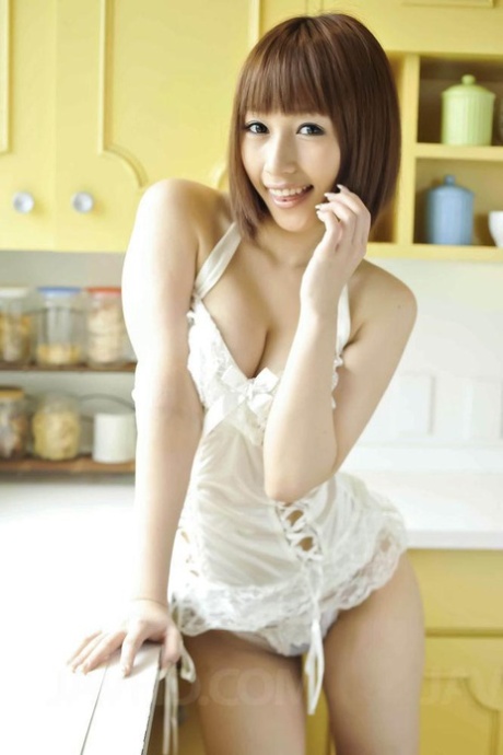 Tiara Ayase naked actress pictures