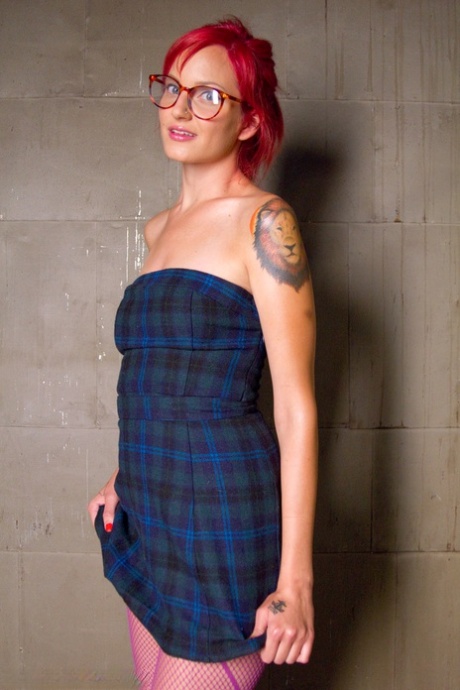 Phoenix Askani beautiful actress photo