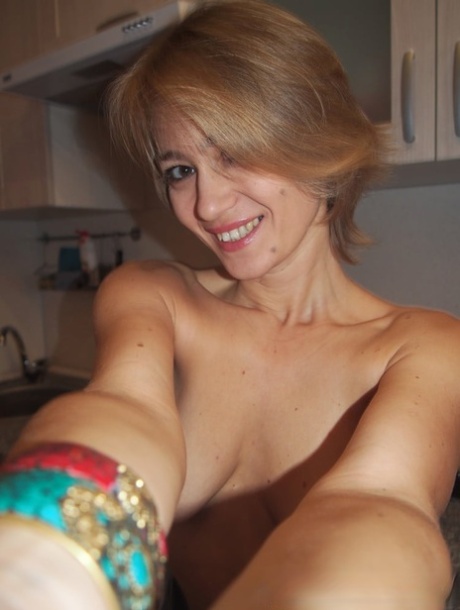 short hair housewife art nude photos