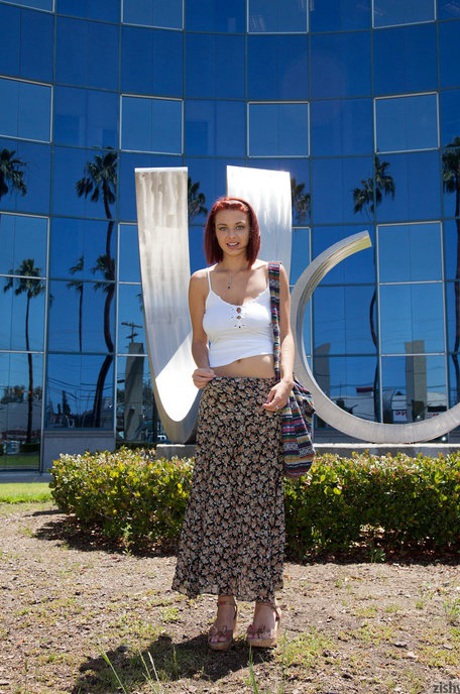 redhead lesbian pool pretty picture